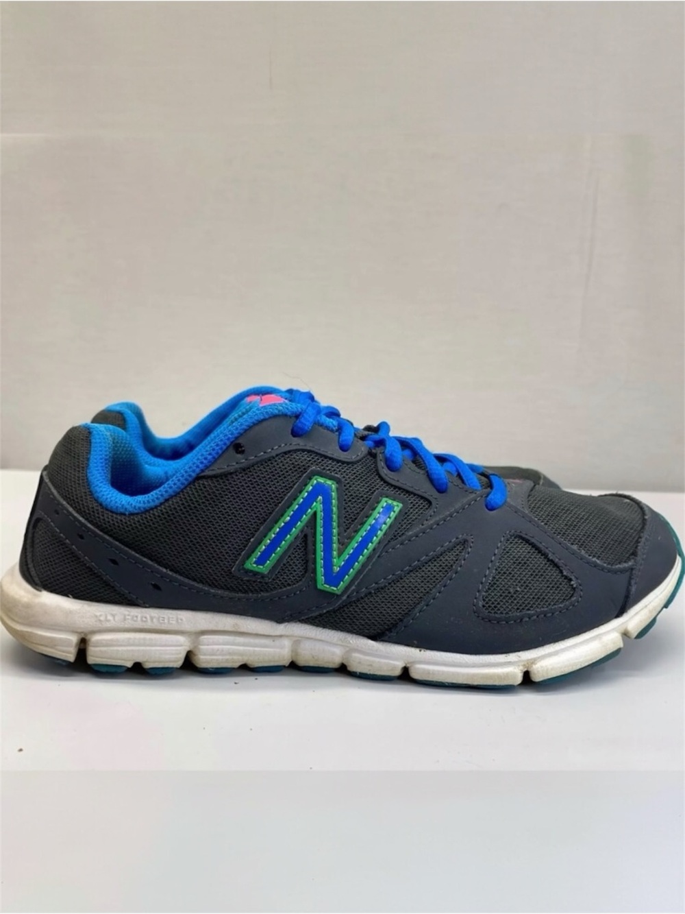 New Balance 635 Training Running Shoe in Gray/Blue Women’s Size 7.5